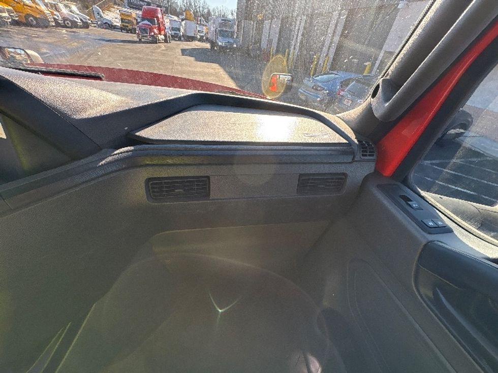 Sleeper Tractor-Heavy Duty Tractors-International-2021-LT625-Montgomery-NY-336,661\n\t\tmiles-$ 33,500 - Image 14