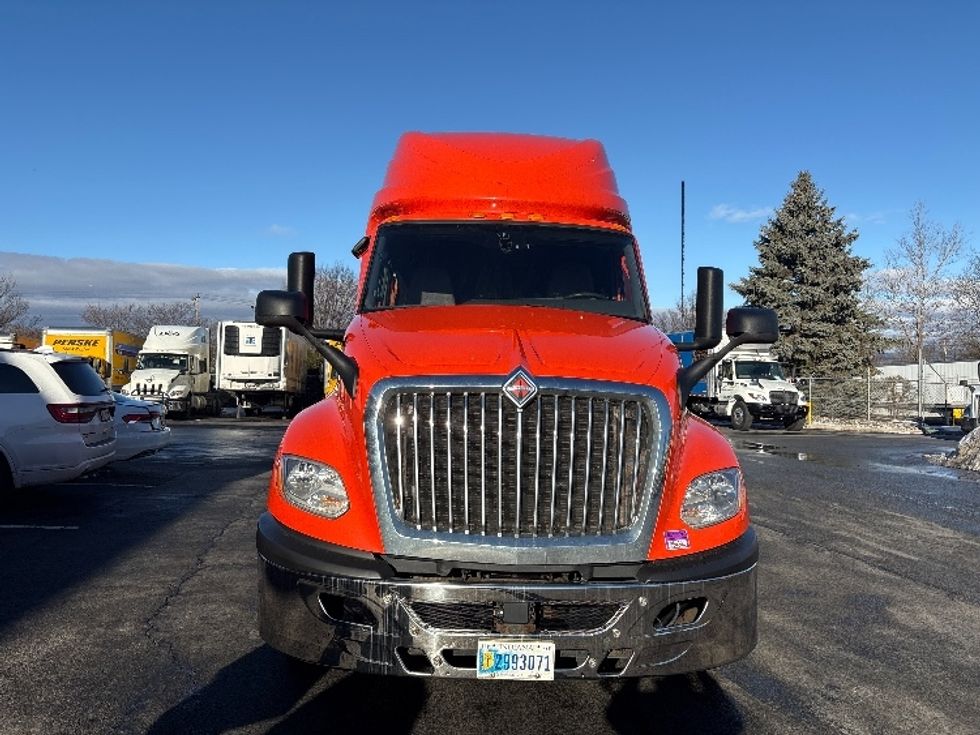 Sleeper Tractor-Heavy Duty Tractors-International-2021-LT625-Montgomery-NY-336,661\n\t\tmiles-$ 33,500 - Image 2