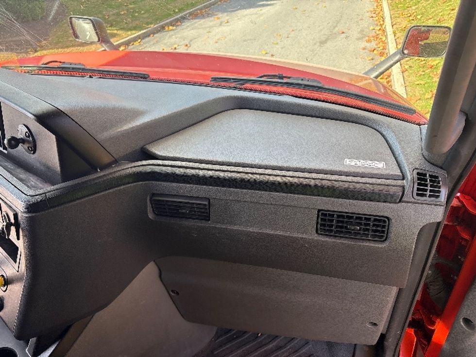 Sleeper Tractor-Heavy Duty Tractors-International-2021-LT625-Montgomery-NY-341,405\n\t\tmiles-$ 38,750 - Image 14