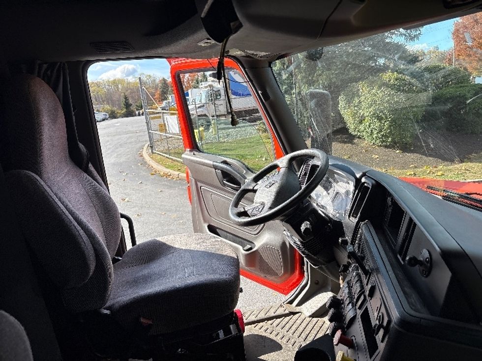 Sleeper Tractor-Heavy Duty Tractors-International-2021-LT625-Montgomery-NY-341,405\n\t\tmiles-$ 38,750 - Image 15