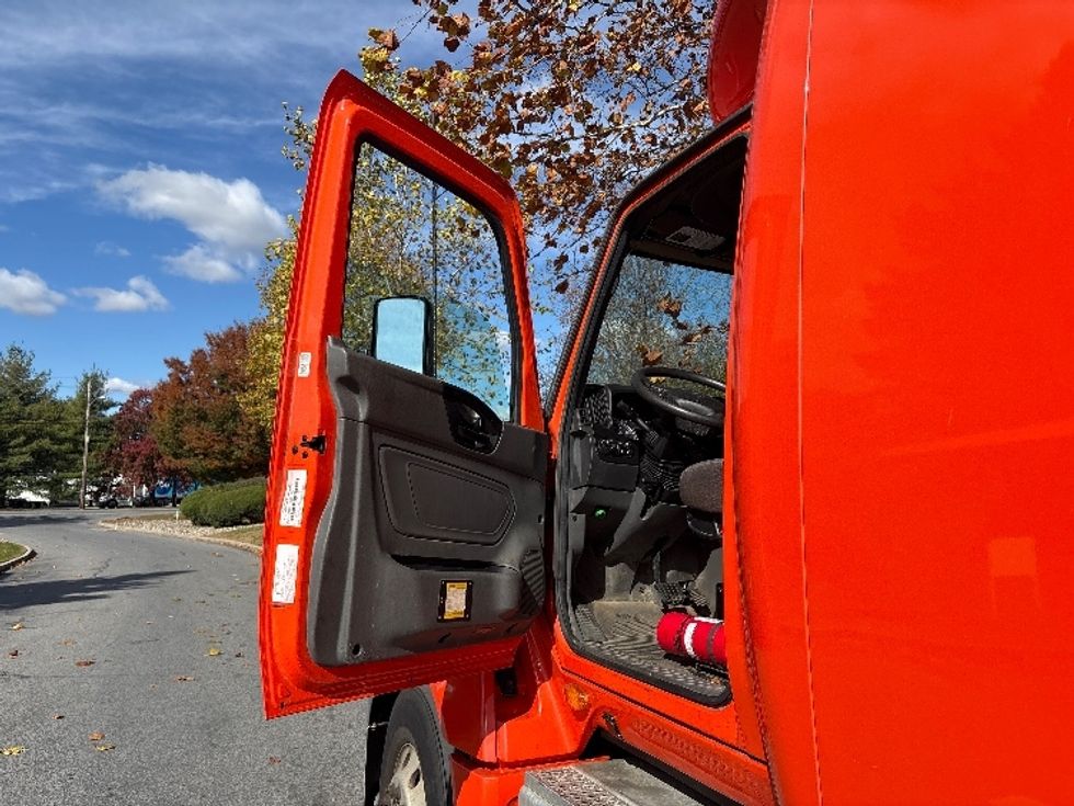 Sleeper Tractor-Heavy Duty Tractors-International-2021-LT625-Montgomery-NY-341,405\n\t\tmiles-$ 38,750 - Image 9