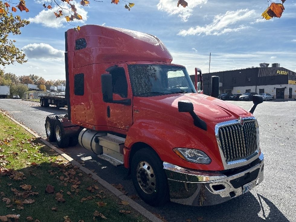 Sleeper Tractor-Heavy Duty Tractors-International-2021-LT625-Montgomery-NY-342,767\n\t\tmiles-$ 42,000 - Image 1