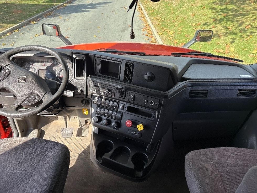 Sleeper Tractor-Heavy Duty Tractors-International-2021-LT625-Montgomery-NY-342,767\n\t\tmiles-$ 42,000 - Image 12