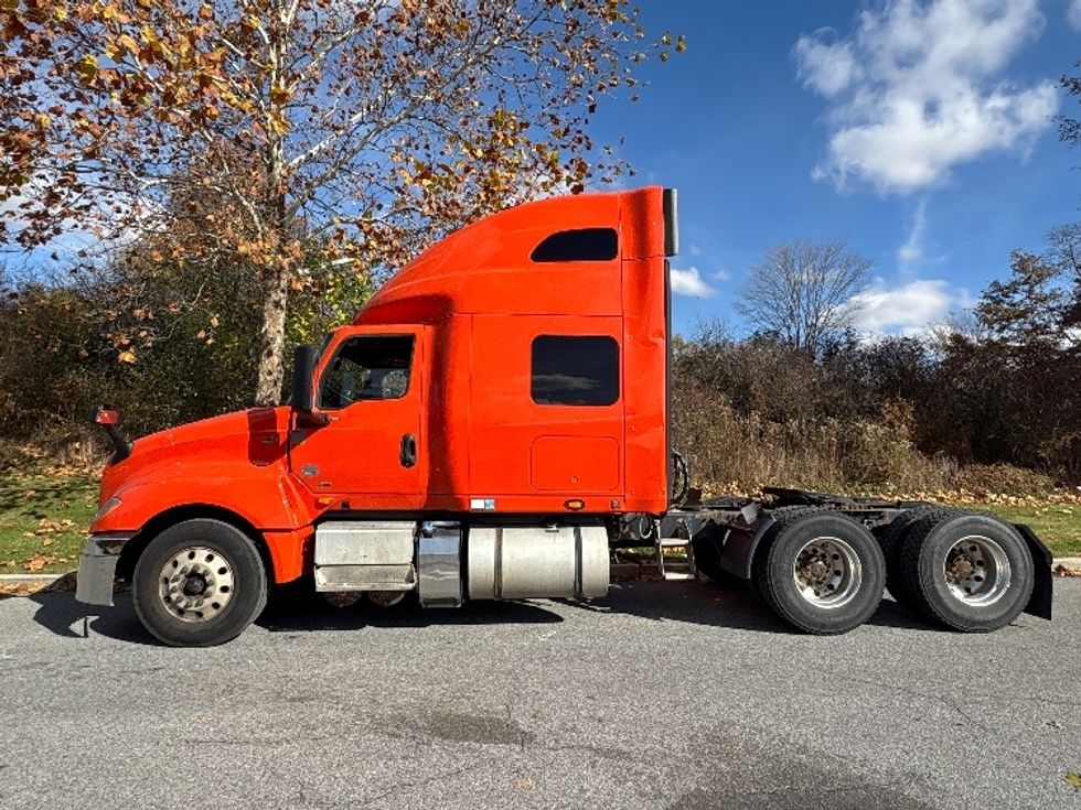 Sleeper Tractor-Heavy Duty Tractors-International-2021-LT625-Montgomery-NY-342,767\n\t\tmiles-$ 42,000 - Image 4