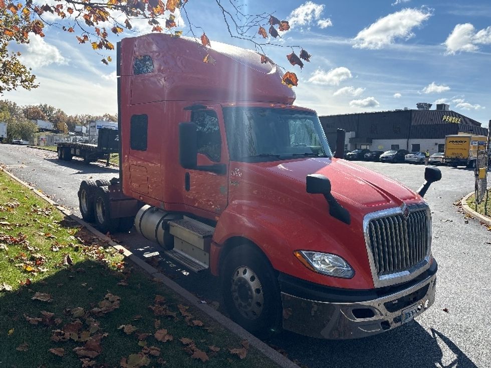 Sleeper Tractor-Heavy Duty Tractors-International-2021-LT625-Montgomery-NY-356,906\n\t\tmiles-$ 38,000 - Image 1