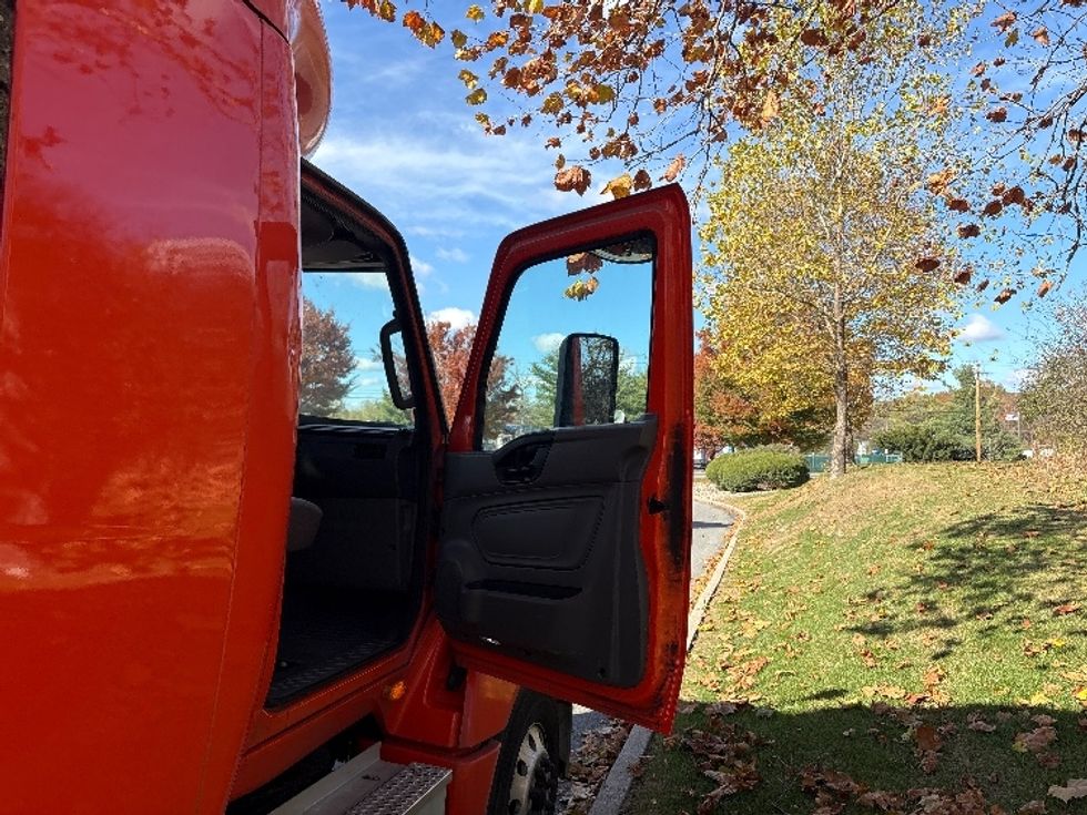 Sleeper Tractor-Heavy Duty Tractors-International-2021-LT625-Montgomery-NY-356,906\n\t\tmiles-$ 38,000 - Image 13