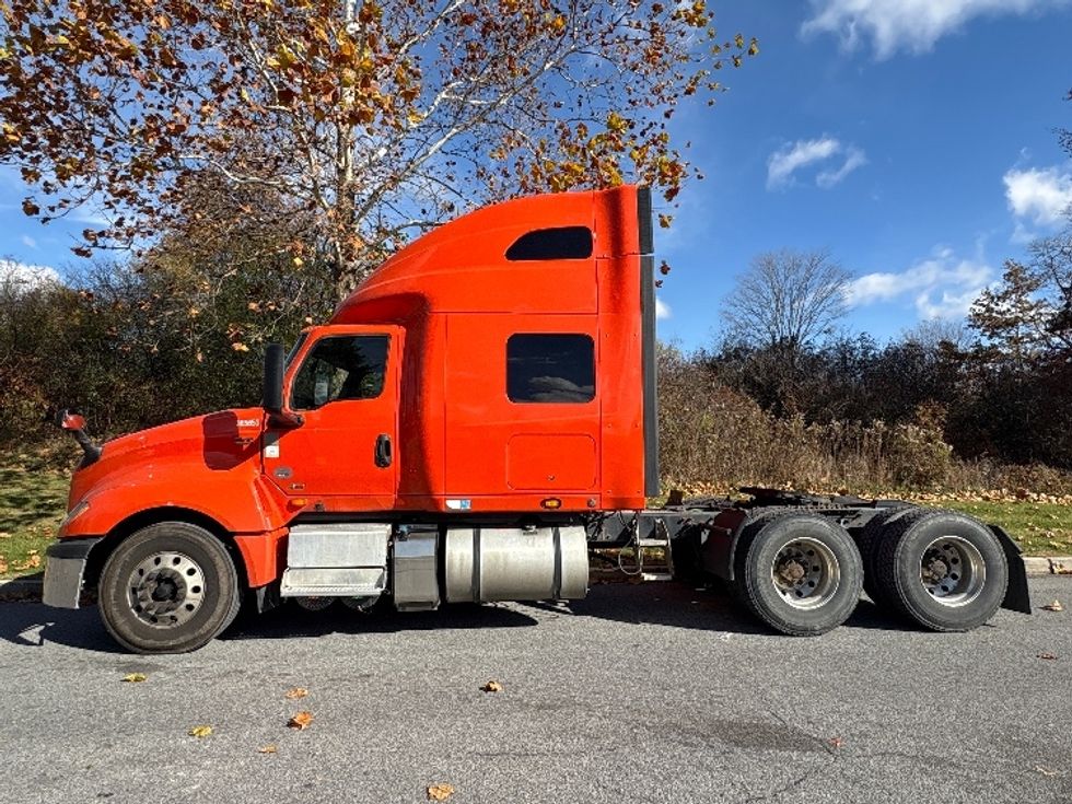 Sleeper Tractor-Heavy Duty Tractors-International-2021-LT625-Montgomery-NY-356,906\n\t\tmiles-$ 38,000 - Image 4