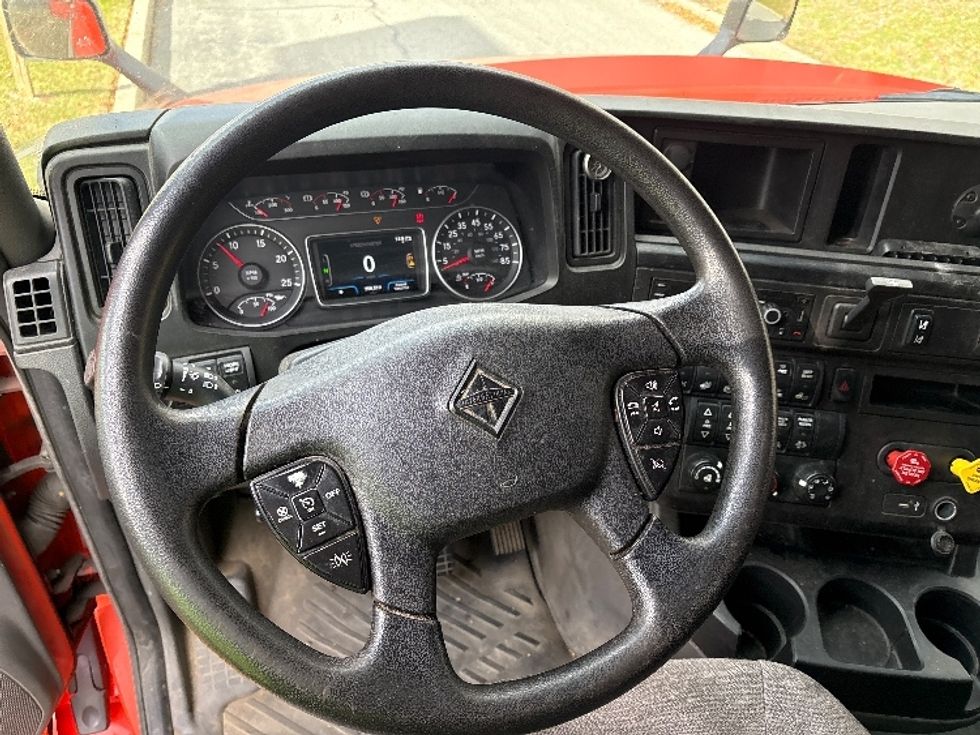 Sleeper Tractor-Heavy Duty Tractors-International-2021-LT625-Montgomery-NY-360,942\n\t\tmiles-$ 37,750 - Image 10