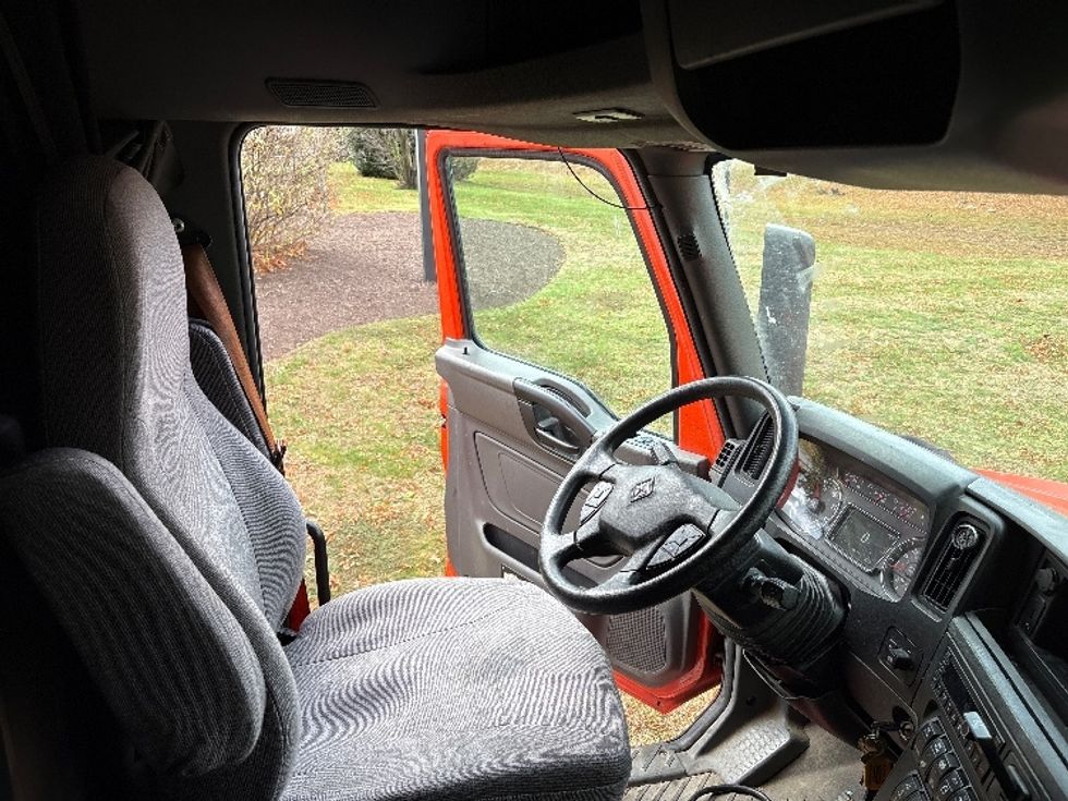 Sleeper Tractor-Heavy Duty Tractors-International-2021-LT625-Montgomery-NY-360,942\n\t\tmiles-$ 37,750 - Image 15