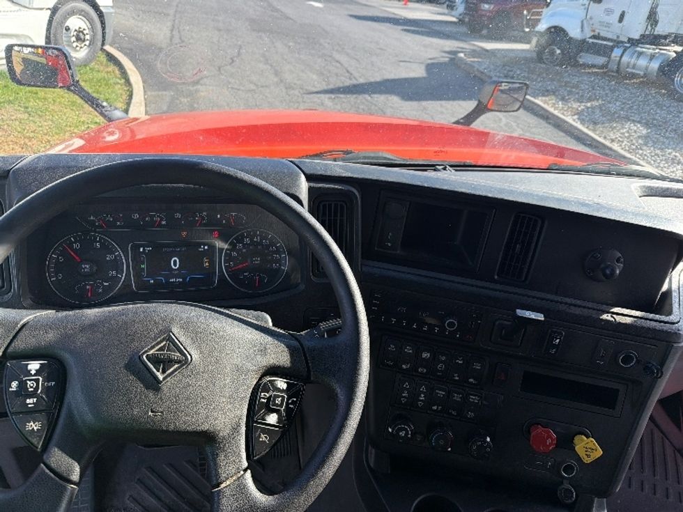 Sleeper Tractor-Heavy Duty Tractors-International-2021-LT625-Montgomery-NY-369,644\n\t\tmiles-$ 37,250 - Image 11