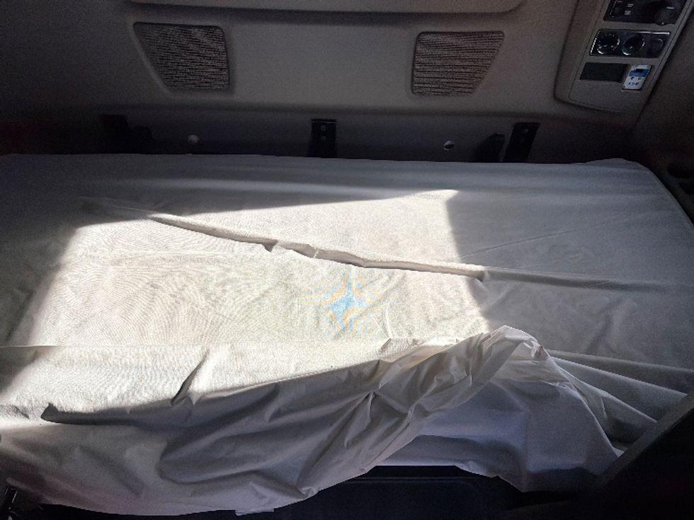 Sleeper Tractor-Heavy Duty Tractors-International-2021-LT625-Montgomery-NY-369,644\n\t\tmiles-$ 37,250 - Image 17