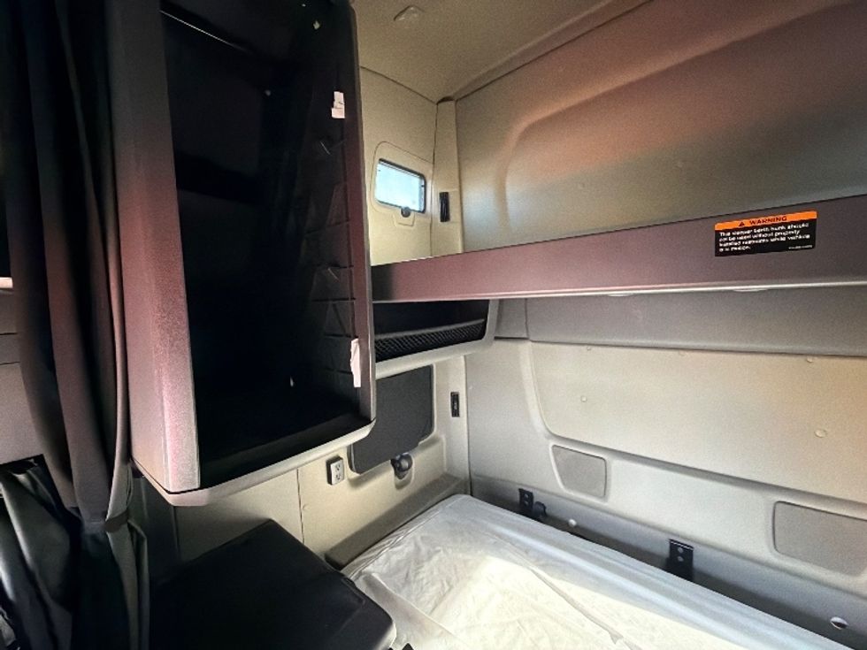 Sleeper Tractor-Heavy Duty Tractors-International-2021-LT625-Montgomery-NY-369,644\n\t\tmiles-$ 37,250 - Image 19