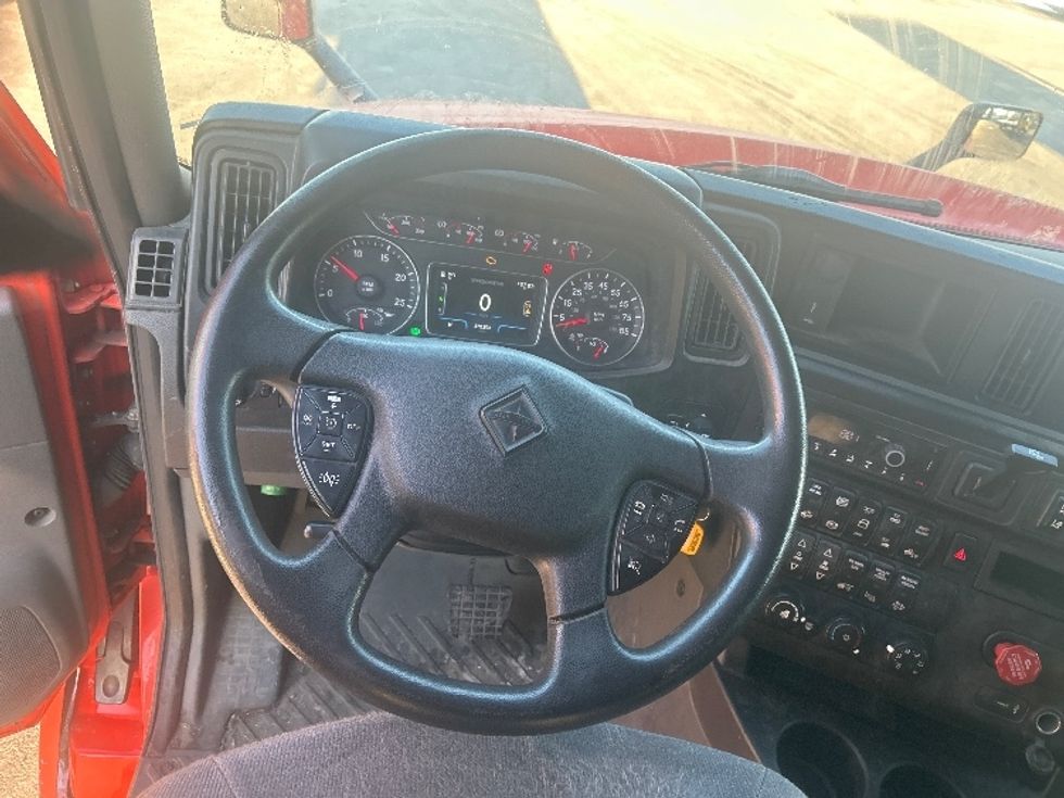 Sleeper Tractor-Heavy Duty Tractors-International-2021-LT625-Montgomery-NY-372,572\n\t\tmiles-$ 32,000 - Image 11