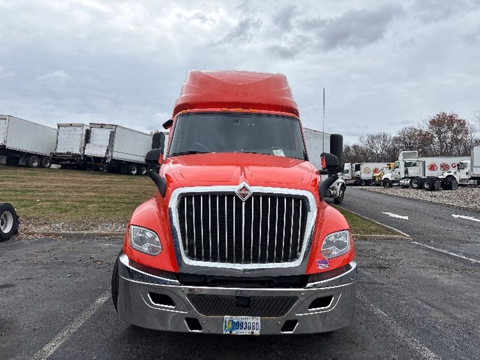 Sleeper Tractor-Heavy Duty Tractors-International-2021-LT625-Montgomery-NY-379,191\n\t\tmiles-$ 31,750 - Image 2