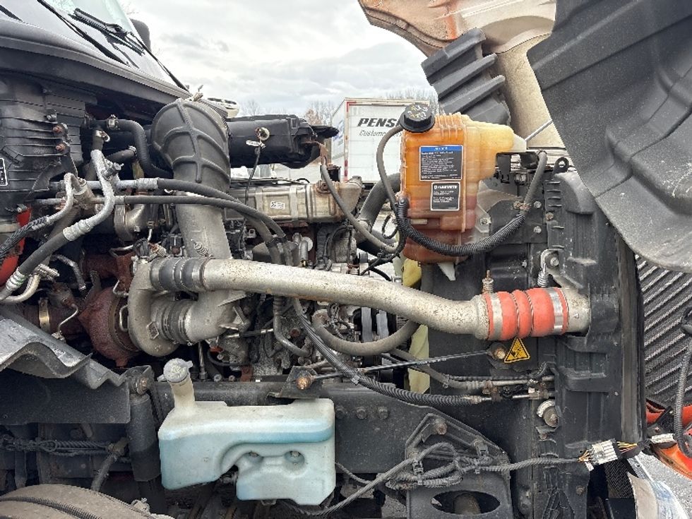 Sleeper Tractor-Heavy Duty Tractors-International-2021-LT625-Montgomery-NY-379,191\n\t\tmiles-$ 31,750 - Image 20