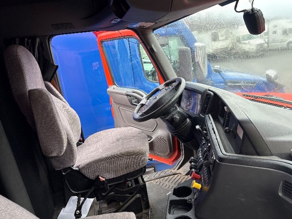 Sleeper Tractor-Heavy Duty Tractors-International-2021-LT625-Montgomery-NY-379,191\n\t\tmiles-$ 36,500 - Image 15