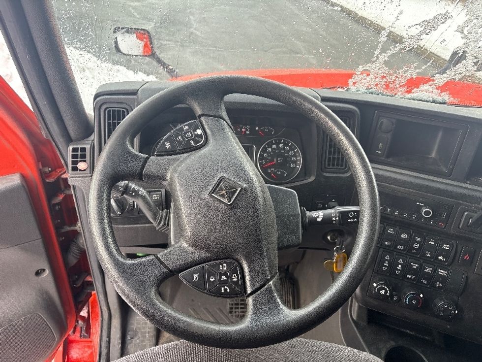 Sleeper Tractor-Heavy Duty Tractors-International-2021-LT625-Montgomery-NY-413,016\n\t\tmiles-$ 29,250 - Image 11