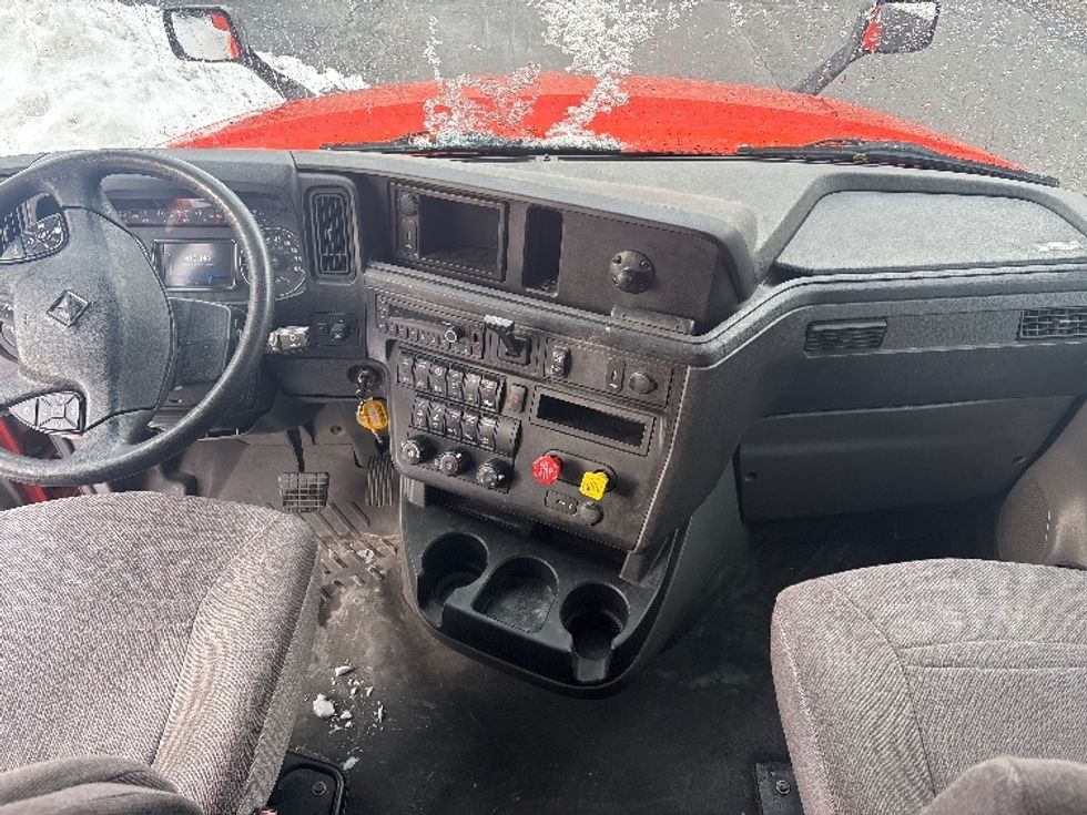 Sleeper Tractor-Heavy Duty Tractors-International-2021-LT625-Montgomery-NY-413,016\n\t\tmiles-$ 29,250 - Image 12