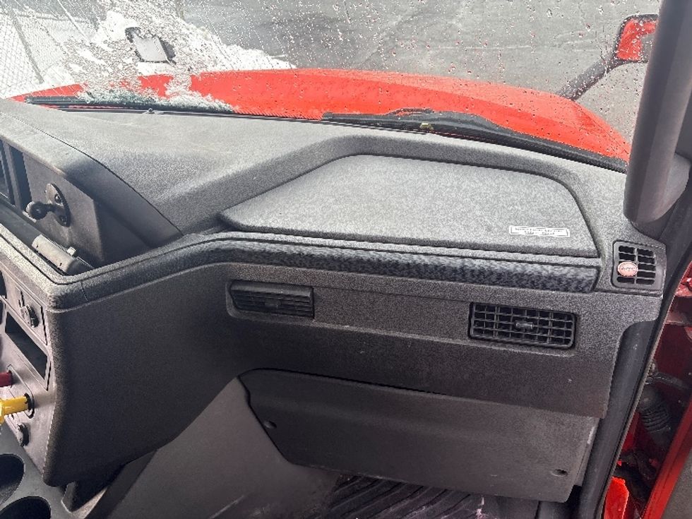 Sleeper Tractor-Heavy Duty Tractors-International-2021-LT625-Montgomery-NY-413,016\n\t\tmiles-$ 29,250 - Image 14