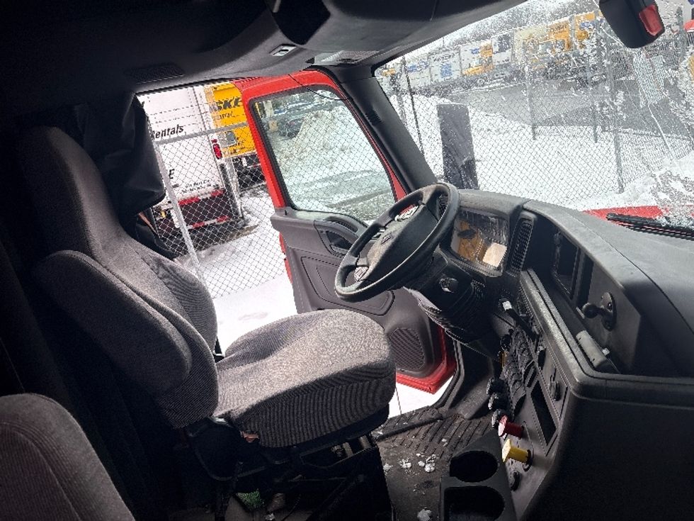 Sleeper Tractor-Heavy Duty Tractors-International-2021-LT625-Montgomery-NY-413,016\n\t\tmiles-$ 29,250 - Image 15