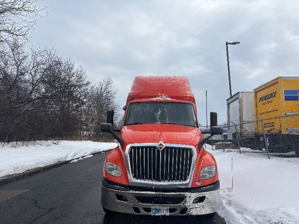 Sleeper Tractor-Heavy Duty Tractors-International-2021-LT625-Montgomery-NY-413,016\n\t\tmiles-$ 29,250 - Image 2