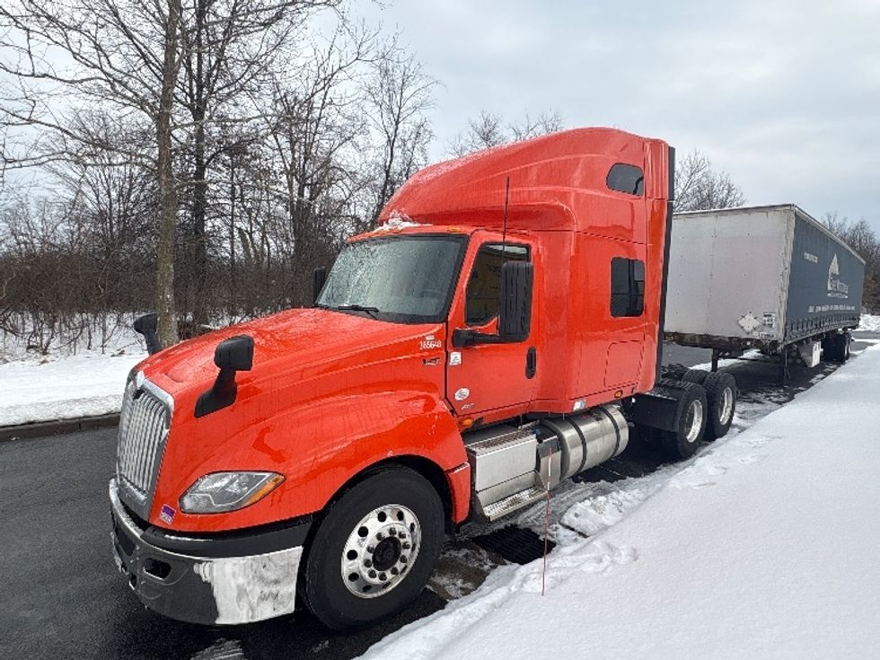 Sleeper Tractor-Heavy Duty Tractors-International-2021-LT625-Montgomery-NY-413,016\n\t\tmiles-$ 29,250 - Image 3