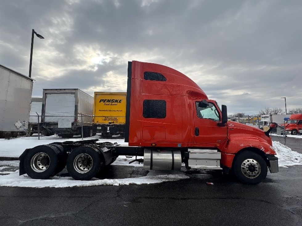 Sleeper Tractor-Heavy Duty Tractors-International-2021-LT625-Montgomery-NY-413,016\n\t\tmiles-$ 29,250 - Image 8
