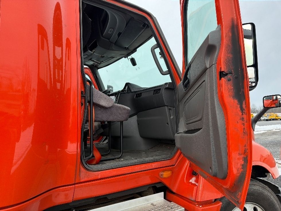 Sleeper Tractor-Heavy Duty Tractors-International-2021-LT625-Montgomery-NY-419,200\n\t\tmiles-$ 29,000 - Image 13