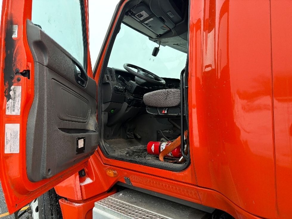 Sleeper Tractor-Heavy Duty Tractors-International-2021-LT625-Montgomery-NY-419,200\n\t\tmiles-$ 29,000 - Image 9