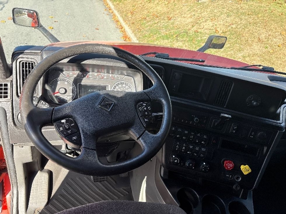 Sleeper Tractor-Heavy Duty Tractors-International-2021-LT625-Montgomery-NY-438,196\n\t\tmiles-$ 32,750 - Image 11