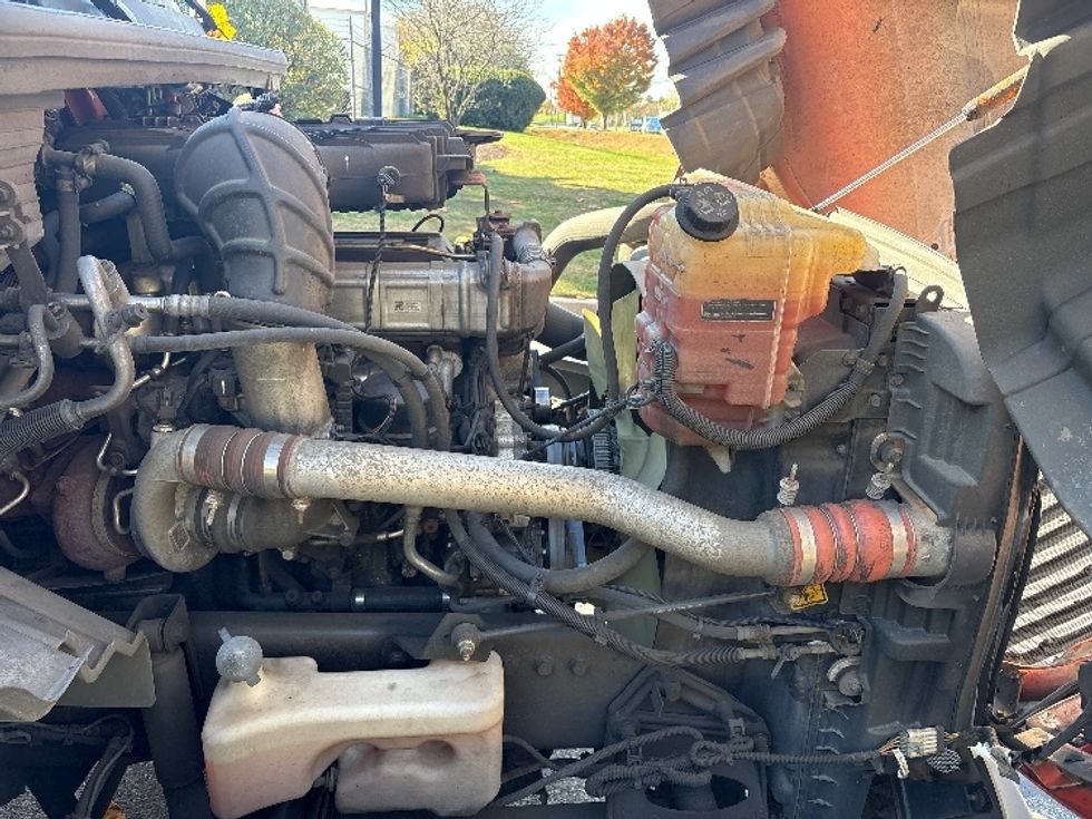 Sleeper Tractor-Heavy Duty Tractors-International-2021-LT625-Montgomery-NY-438,196\n\t\tmiles-$ 32,750 - Image 20