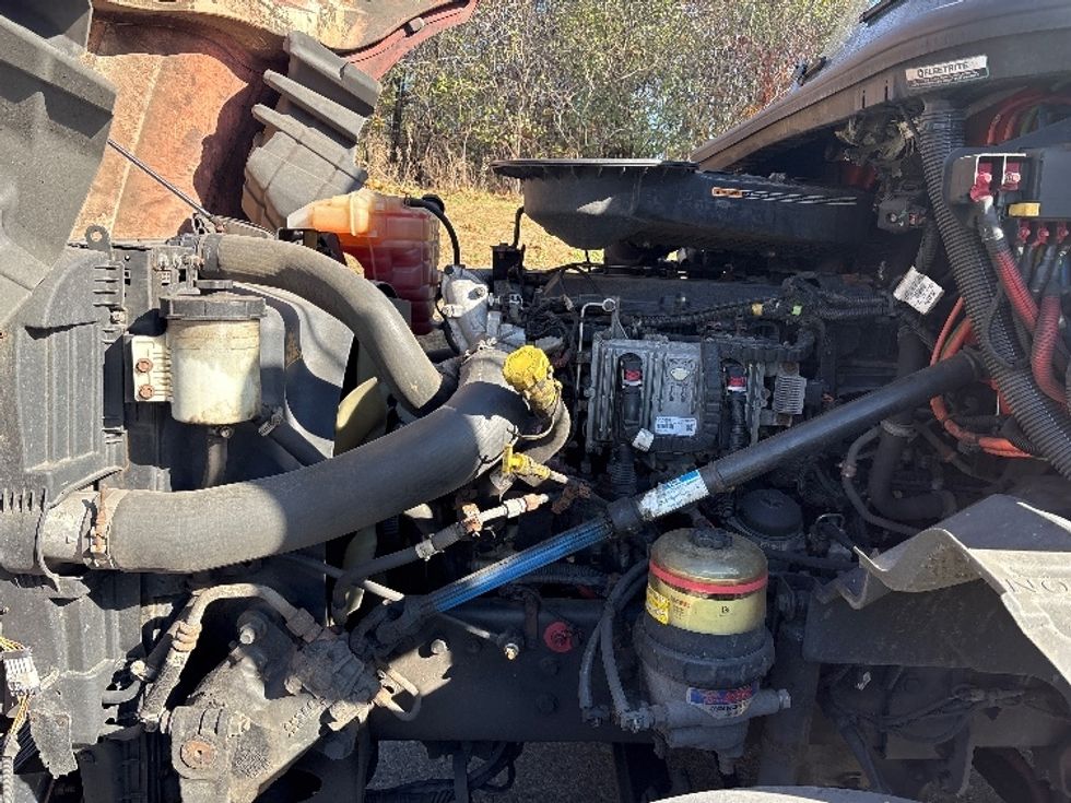 Sleeper Tractor-Heavy Duty Tractors-International-2021-LT625-Montgomery-NY-438,196\n\t\tmiles-$ 32,750 - Image 21