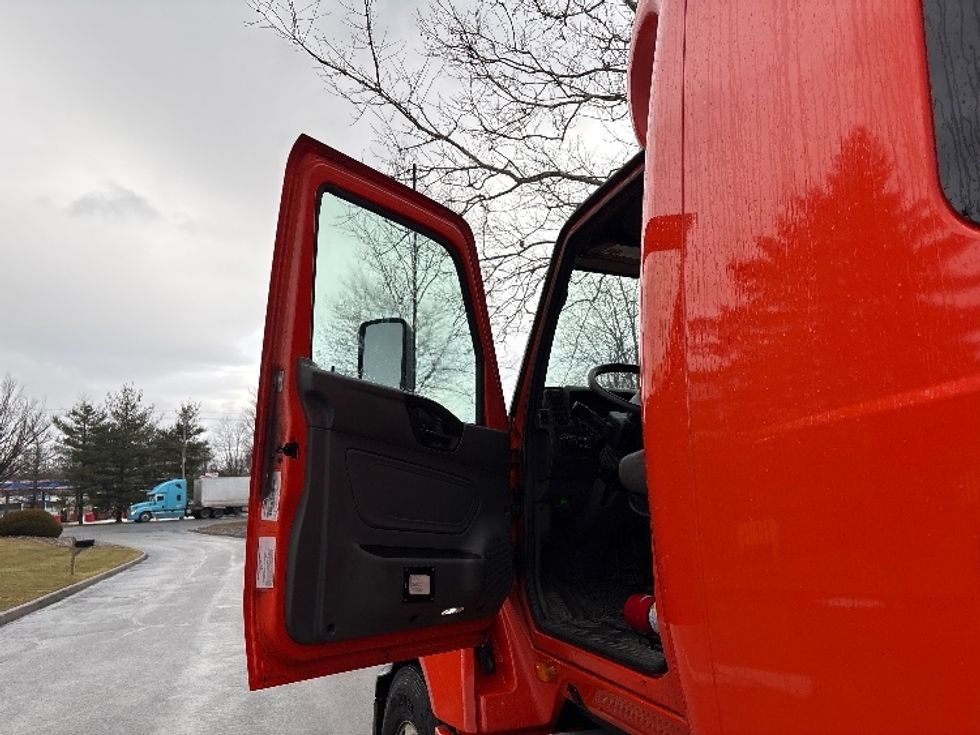 Sleeper Tractor-Heavy Duty Tractors-International-2021-LT625-Montgomery-NY-479,482\n\t\tmiles-$ 28,250 - Image 9