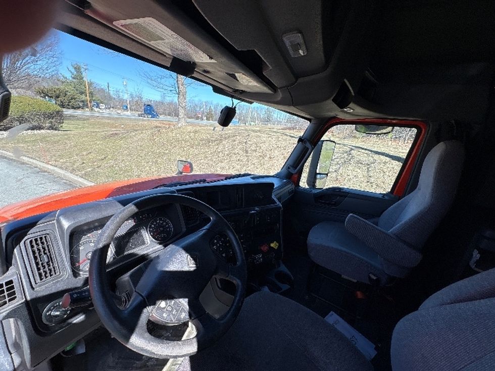 Sleeper Tractor-Heavy Duty Tractors-International-2021-LT625-Montgomery-NY-485,877\n\t\tmiles-$ 27,750 - Image 10