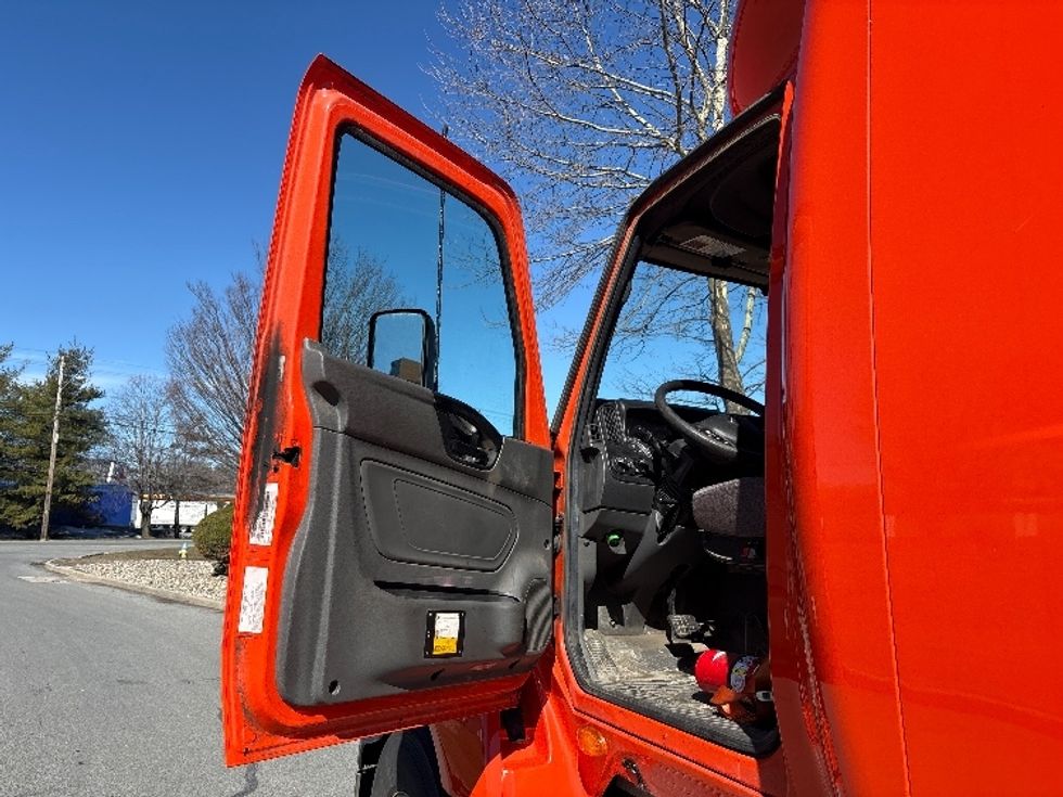 Sleeper Tractor-Heavy Duty Tractors-International-2021-LT625-Montgomery-NY-485,877\n\t\tmiles-$ 27,750 - Image 9