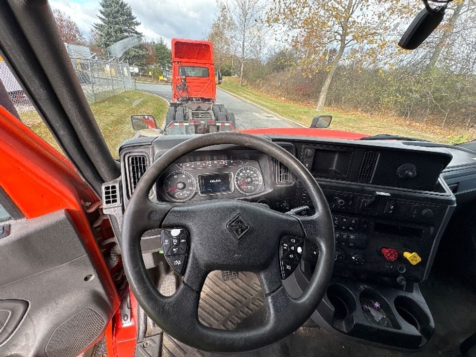 Sleeper Tractor-Heavy Duty Tractors-International-2021-LT625-Montgomery-NY-489,074\n\t\tmiles-$ 28,500 - Image 11
