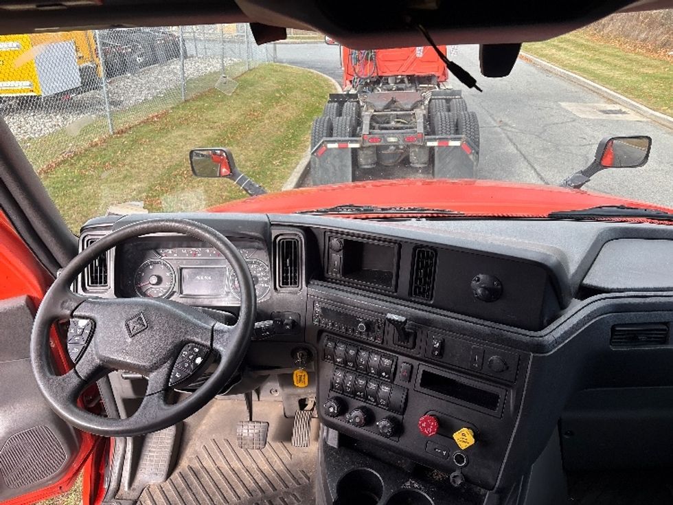 Sleeper Tractor-Heavy Duty Tractors-International-2021-LT625-Montgomery-NY-489,074\n\t\tmiles-$ 28,500 - Image 12
