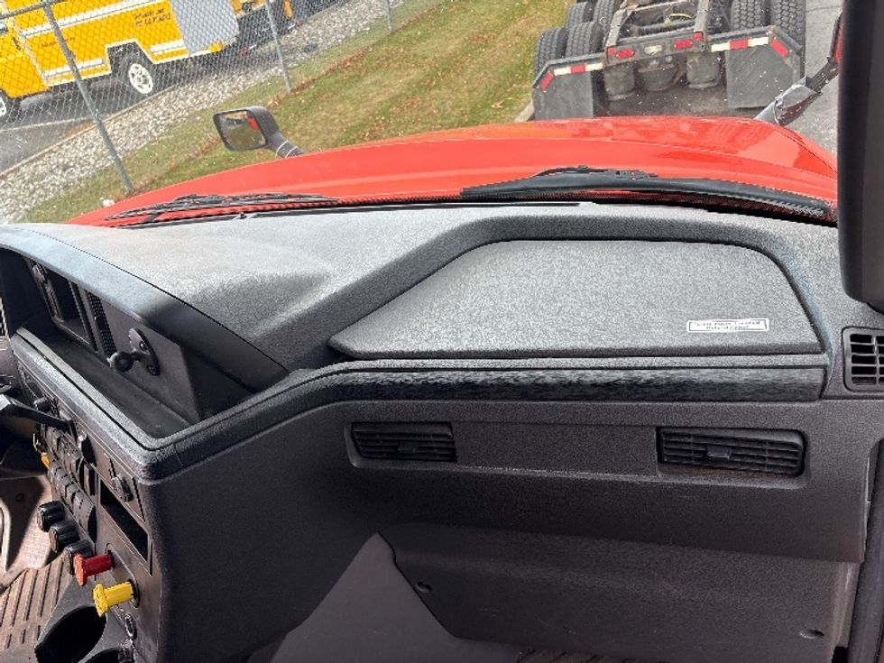 Sleeper Tractor-Heavy Duty Tractors-International-2021-LT625-Montgomery-NY-489,074\n\t\tmiles-$ 28,500 - Image 14