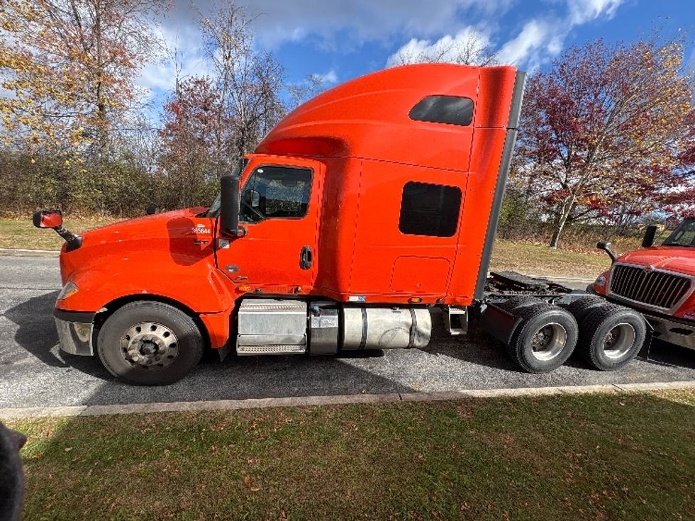 Sleeper Tractor-Heavy Duty Tractors-International-2021-LT625-Montgomery-NY-489,074\n\t\tmiles-$ 28,500 - Image 4