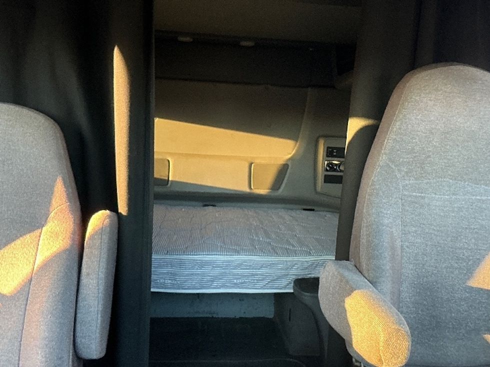 Sleeper Tractor-Heavy Duty Tractors-International-2021-LT625-Richland-MS-524,437\n\t\tmiles-$ 48,500 - Image 16