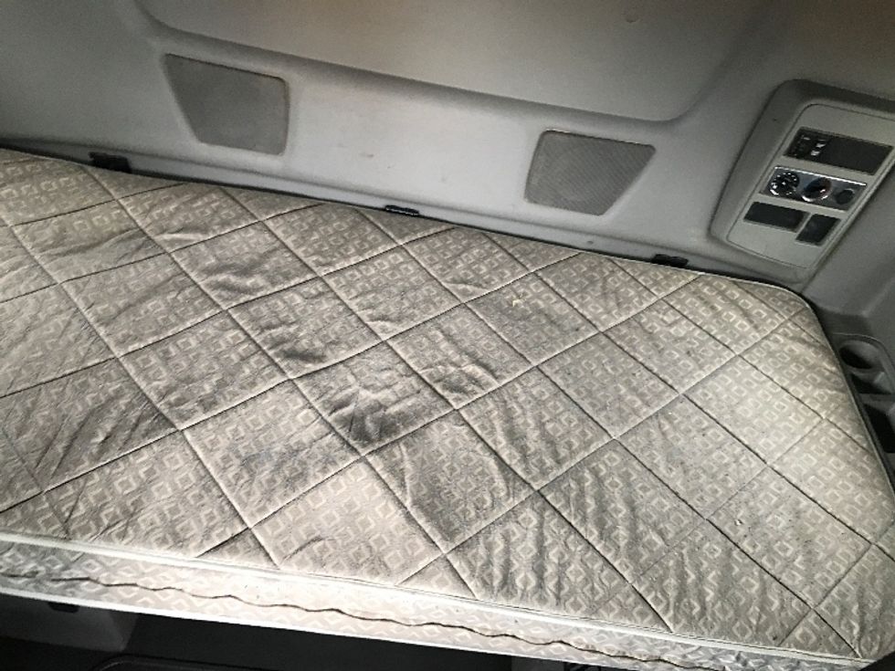 Sleeper Tractor-Heavy Duty Tractors-International-2021-LT625-Sioux Falls-SD-180,574\n\t\tmiles-$ 77,500 - Image 17