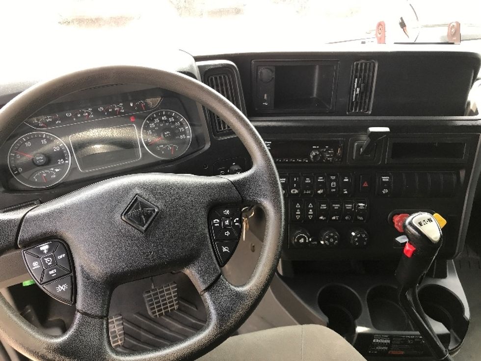 Sleeper Tractor-Heavy Duty Tractors-International-2021-LT625-Sioux Falls-SD-216,381\n\t\tmiles-$ 75,500 - Image 11