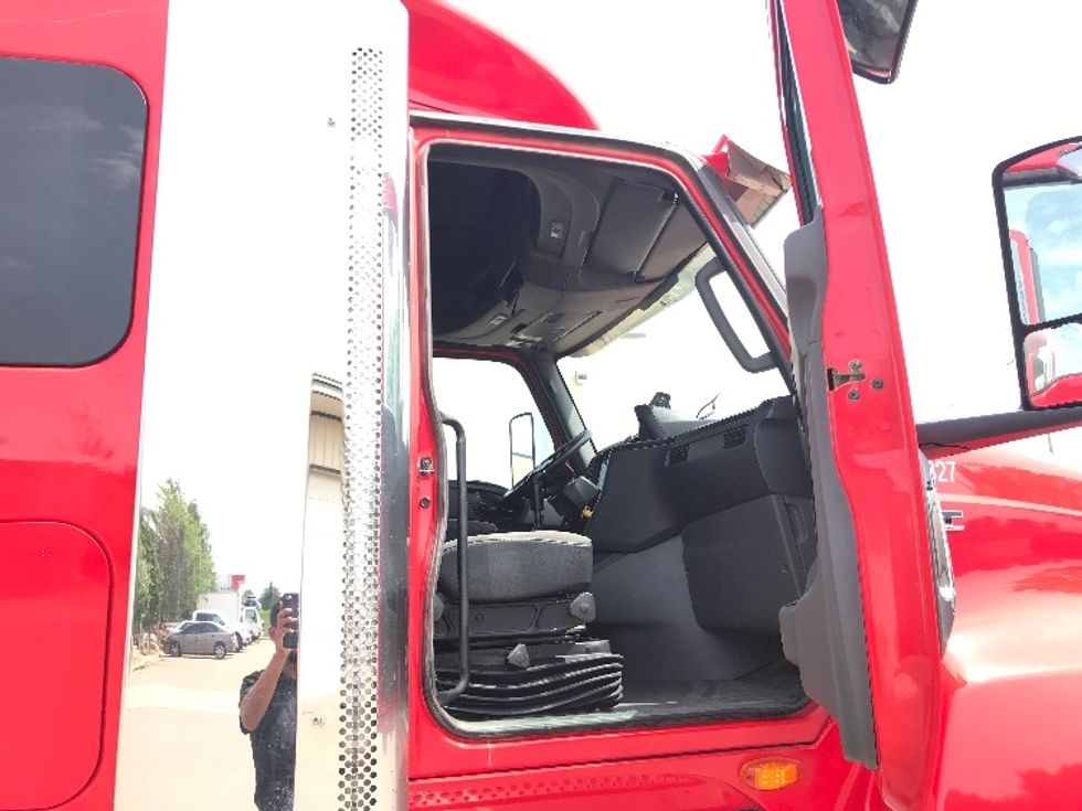 Sleeper Tractor-Heavy Duty Tractors-International-2021-LT625-Sioux Falls-SD-216,381\n\t\tmiles-$ 75,500 - Image 13