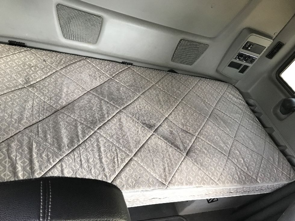 Sleeper Tractor-Heavy Duty Tractors-International-2021-LT625-Sioux Falls-SD-216,381\n\t\tmiles-$ 75,500 - Image 17