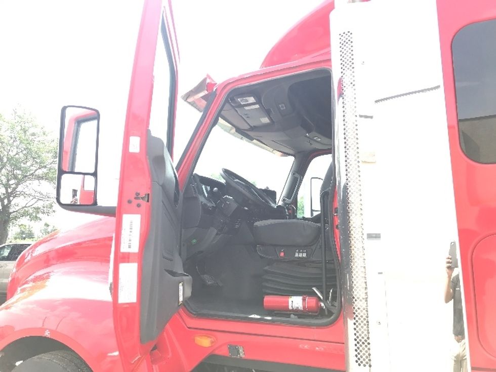 Sleeper Tractor-Heavy Duty Tractors-International-2021-LT625-Sioux Falls-SD-216,381\n\t\tmiles-$ 75,500 - Image 9