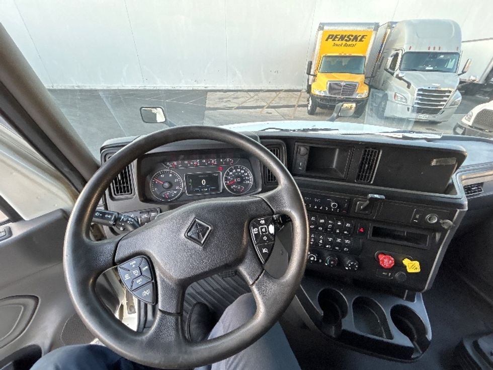 Sleeper Tractor-Heavy Duty Tractors-International-2021-LT625-Torrance-CA-423,153\n\t\tmiles-$ 58,500 - Image 11