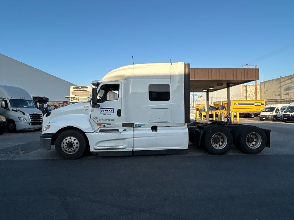 Sleeper Tractor-Heavy Duty Tractors-International-2021-LT625-Torrance-CA-423,153\n\t\tmiles-$ 58,500 - Image 4