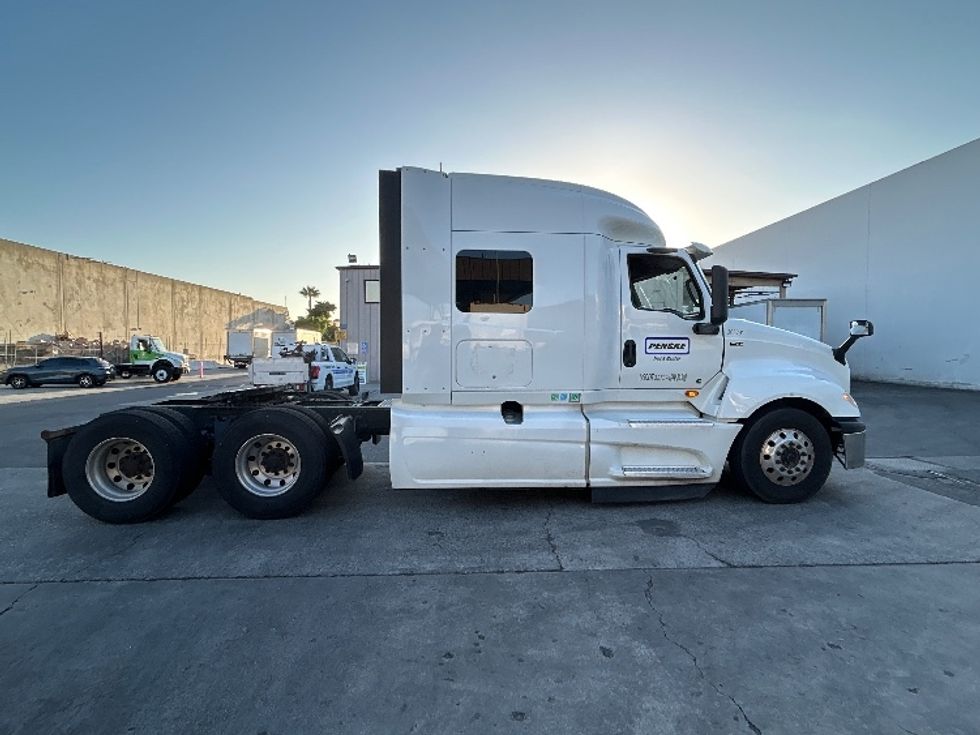 Sleeper Tractor-Heavy Duty Tractors-International-2021-LT625-Torrance-CA-423,153\n\t\tmiles-$ 58,500 - Image 8