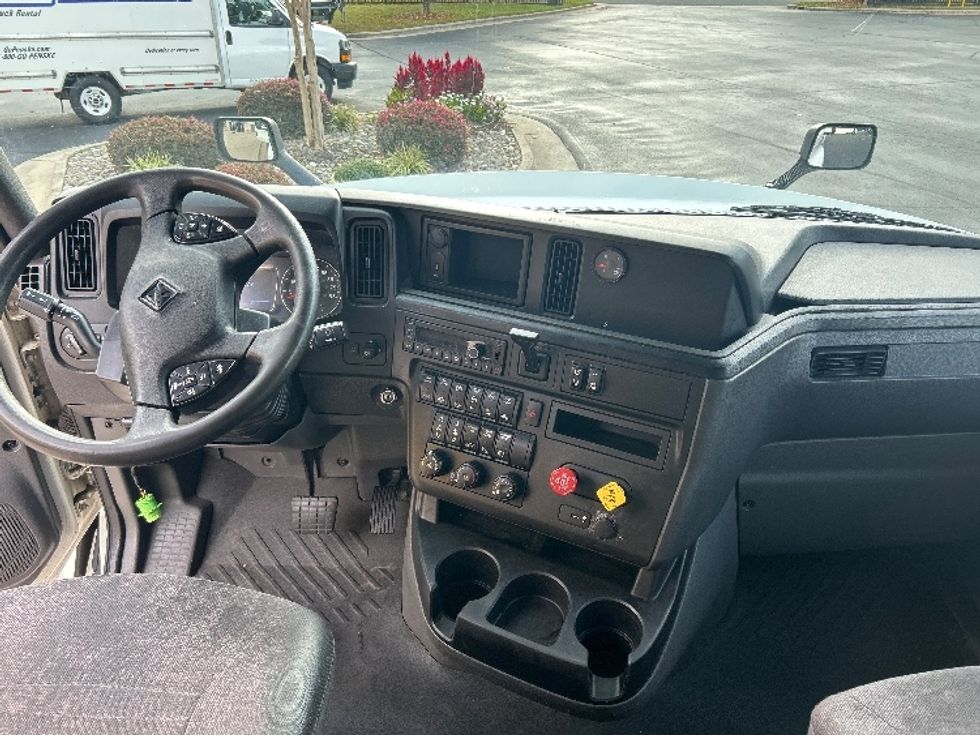 Sleeper Tractor-Heavy Duty Tractors-International-2021-LT625-Winston Salem-NC-565,213\n\t\tmiles-$ 43,500 - Image 12