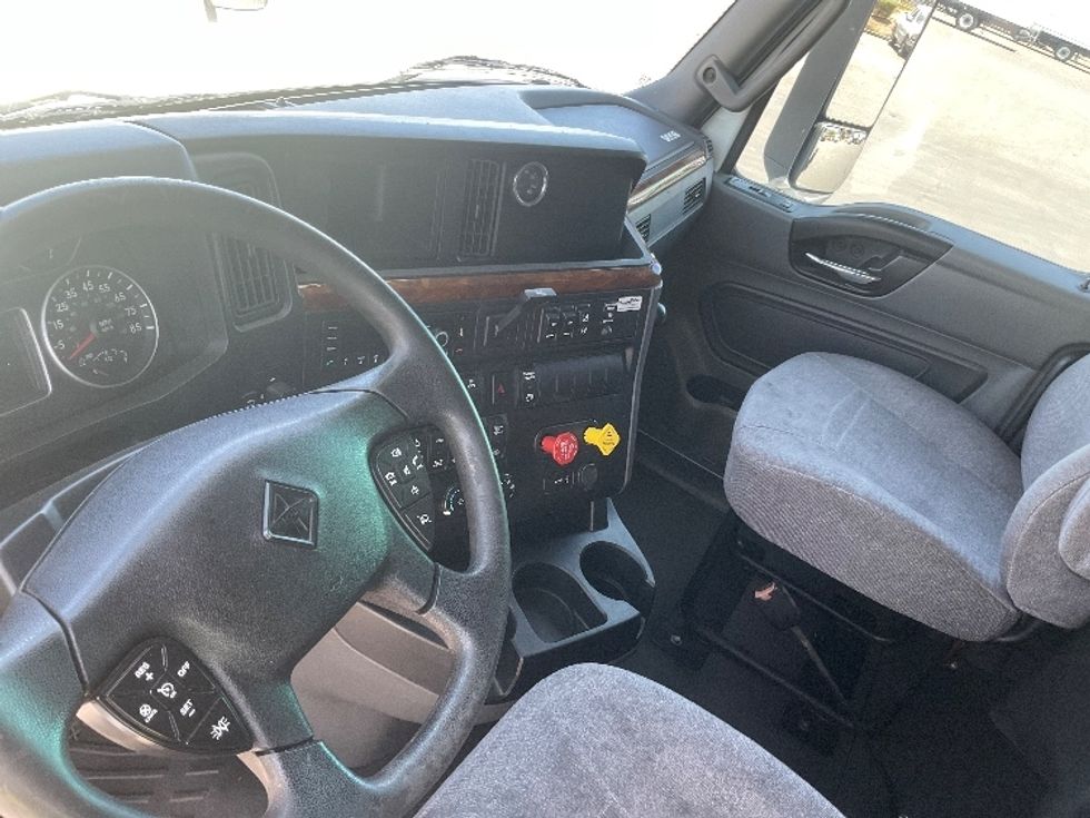 Sleeper Tractor-Heavy Duty Tractors-International-2021-RH613-Phoenix-AZ-227,942\n\t\tmiles-$ 55,250 - Image 10